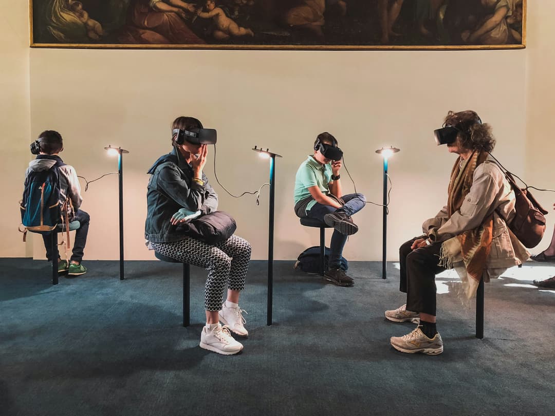 the-future-of-virtual-reality-immersive-experiences-and-beyond-1765124388522