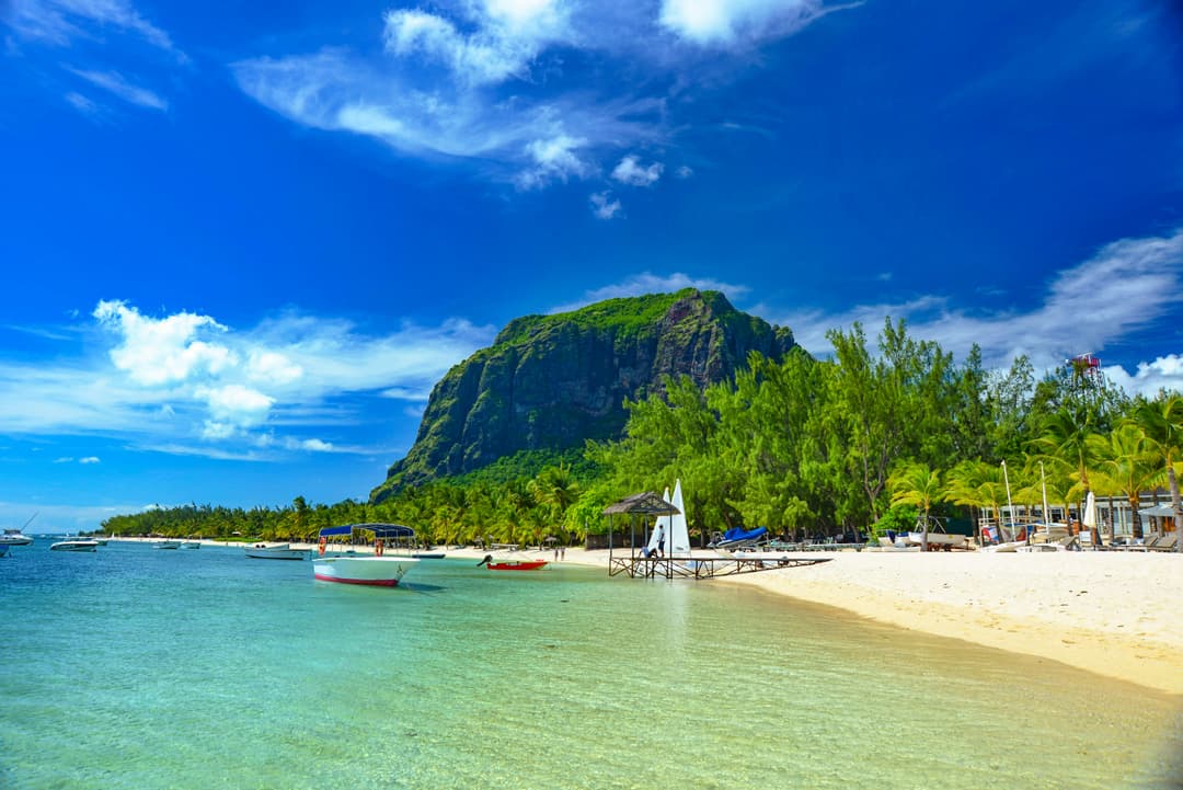serenity-and-splendor-exploring-the-beauty-of-mauritius-1765119216031